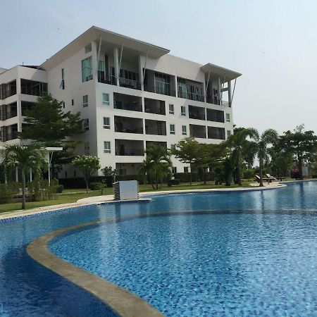 The Pride Paradise HHQ Exterior foto