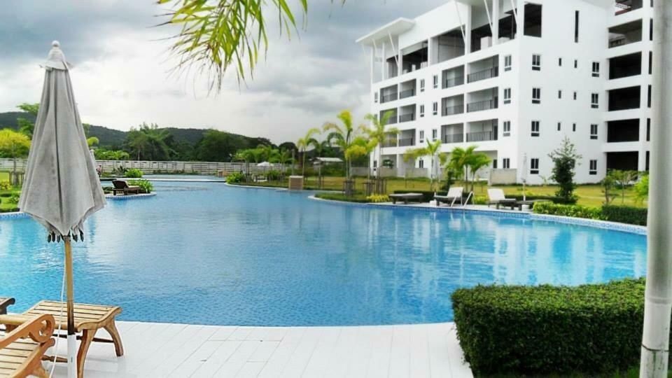 The Pride Paradise HHQ Exterior foto